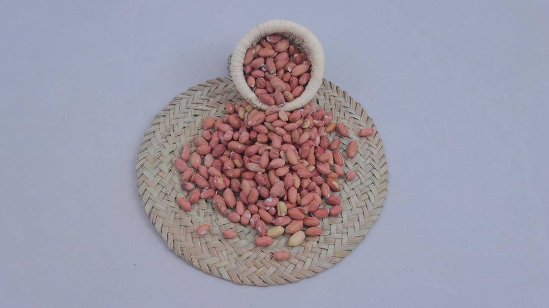 بادام زمینی آستانه