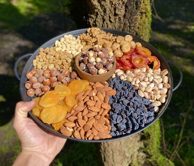 ترکیب خشکبار و میوه خشک برای ورزشکاران