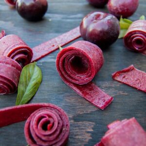 لواشک آلو و آلبالو ترش