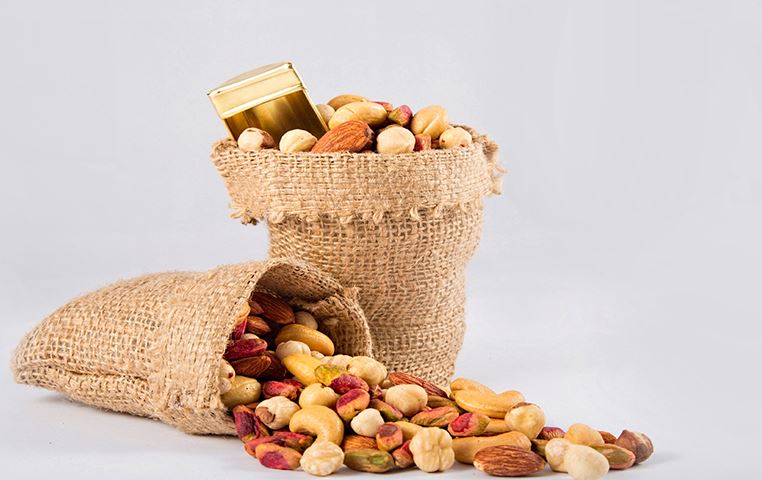 خرید عمده خشکبار با بسته بندی شیک